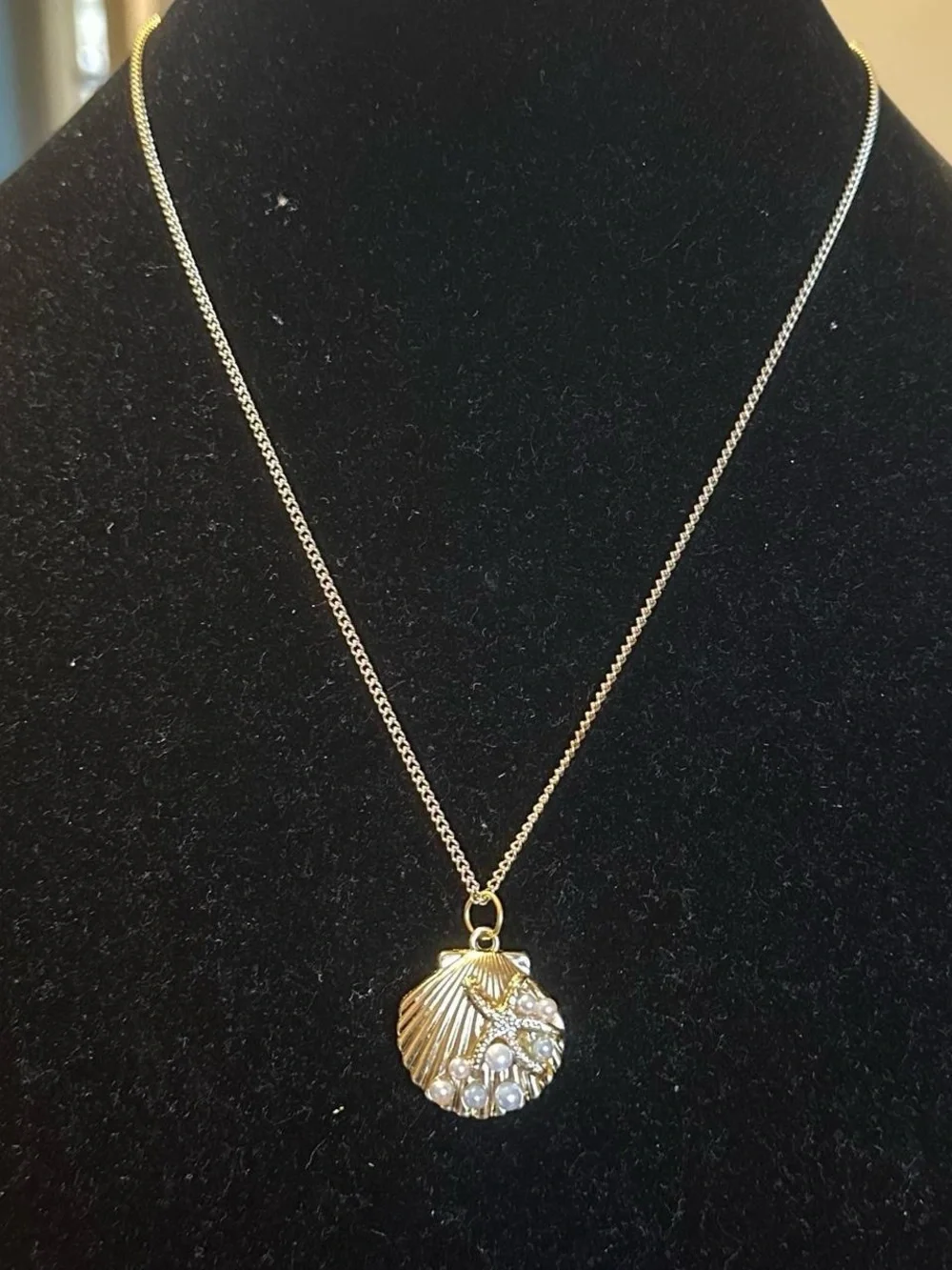 Self hand made pearl star fish shell golden necklace.